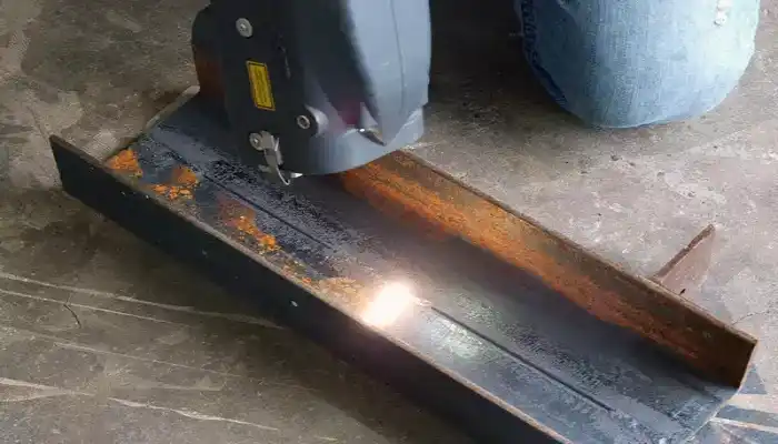 زنگ زدایی و از بین بردن زنگ زدگی با لیزربلاست